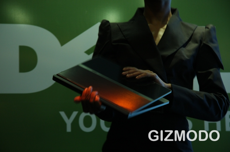 Illustration for article titled Dell Shows Their Svelte-looking Adamo Laptop, Still Reveals Nothing About It